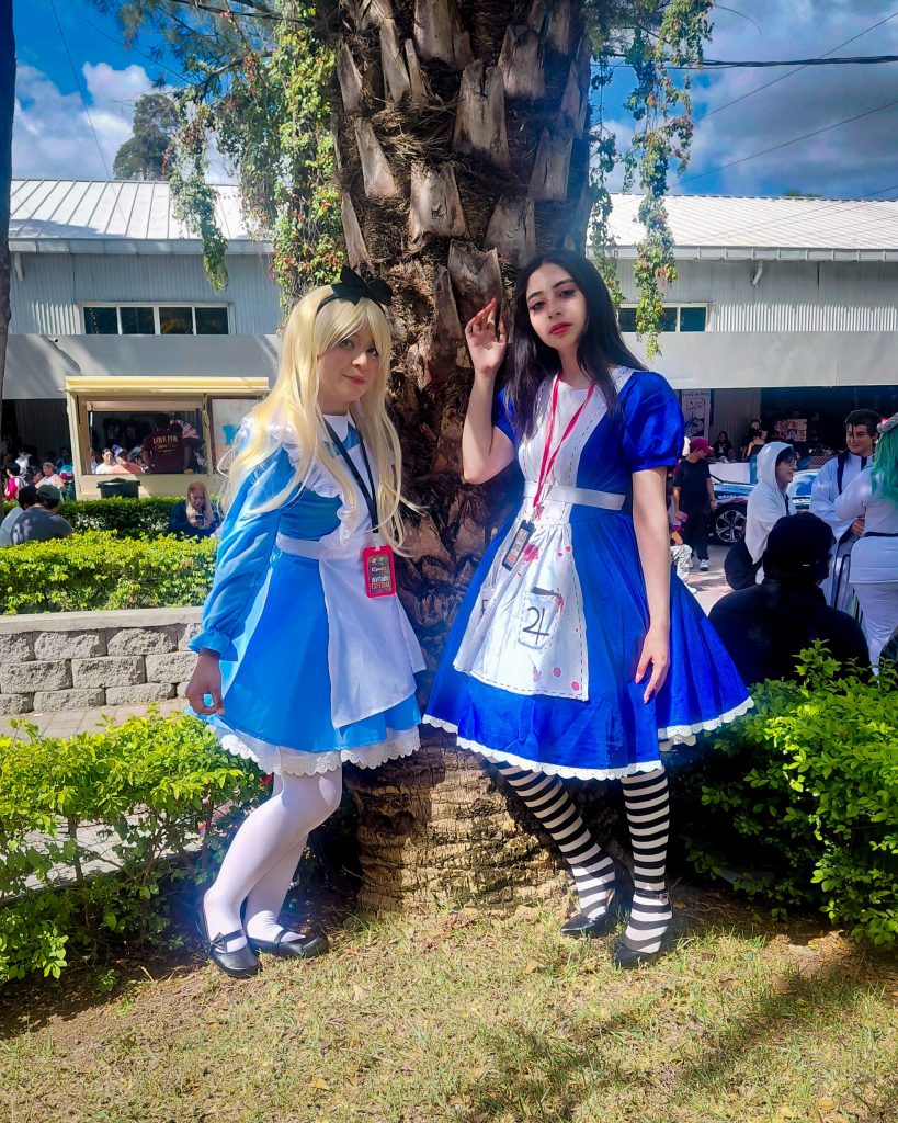Cosplay Duo Mery Ahr y Ely Saravia - Alicia en el País de las Maravillas y Alice: Madness Returns – ExpoGT – Parte 2 7 Mery Ahr y Ely Saravia - Alicia en el pais de las Maravillas y Cosplay Duo de Alice: Madness Returns - ExpoGT